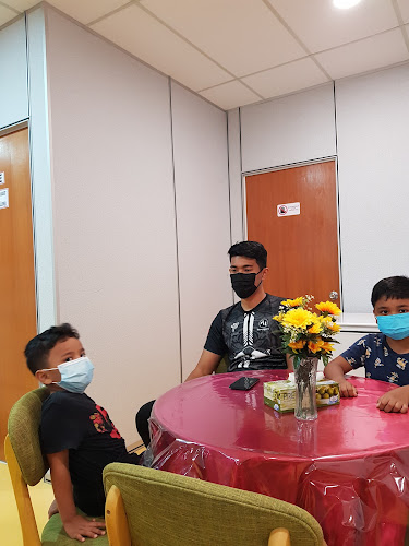 Mokti's Alor Gajah - Gastronomi dan perhotelan