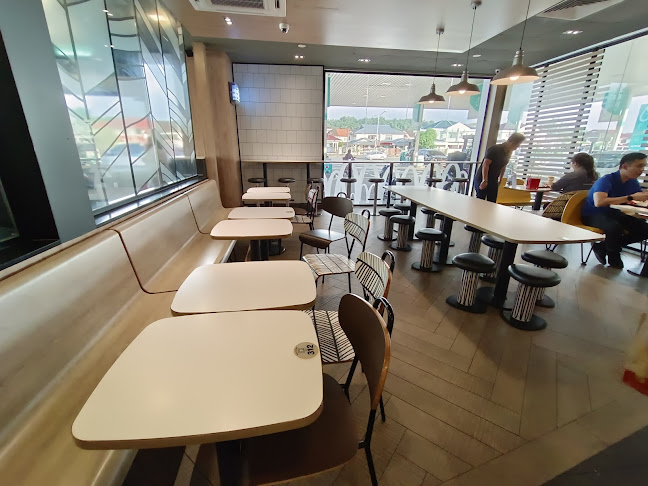 McDonald's Petronas Miri DT - Gastronomi dan perhotelan