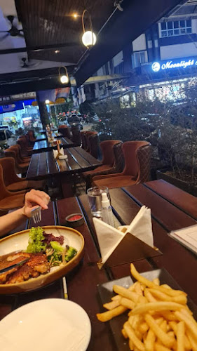 Vigneto Wine & Dine - Gastronomi dan perhotelan