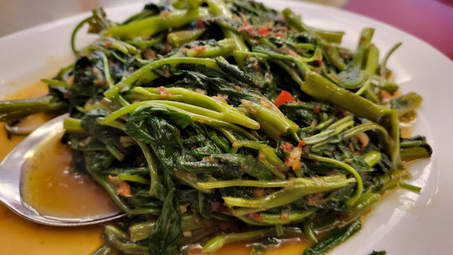 Opinii despre Rainbow Seafood Restaurant în Menglembu - Gastronomi dan perhotelan