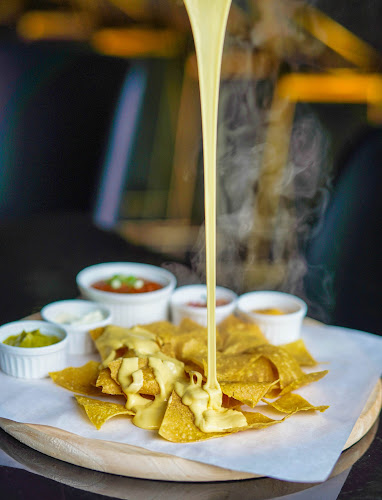 Hungry Bacon - Gastronomi dan perhotelan