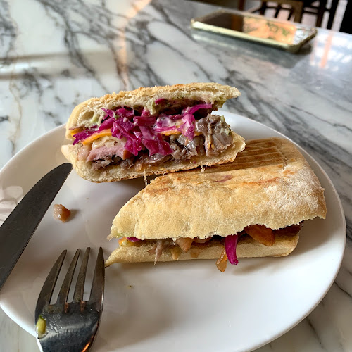 Breakfast Thieves APW Bangsar - Gastronomi dan perhotelan