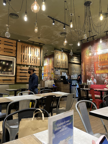 Opinii despre Mr. Tuk Tuk Sunway Pyramid în Subang Jaya - Gastronomi dan perhotelan