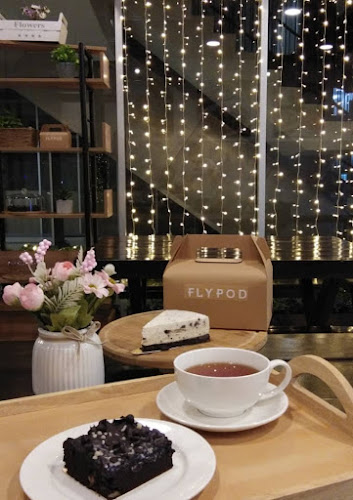 FLYPOD RESTAURANT - Gastronomi dan perhotelan