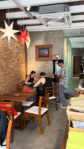 The Old Station Cafe - Gastronomi dan perhotelan