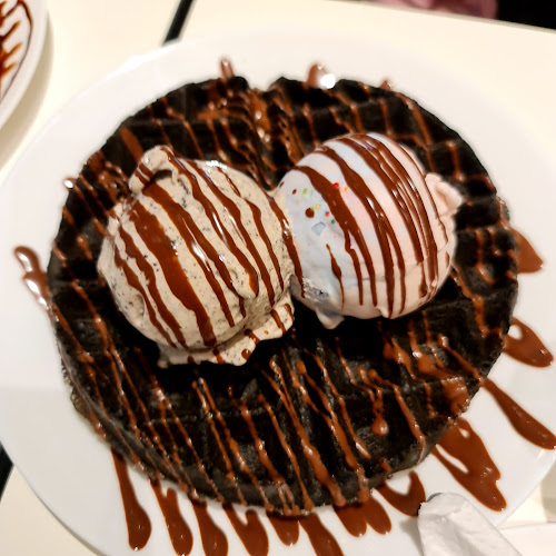 Inside Scoop Bangsar - Gastronomi dan perhotelan