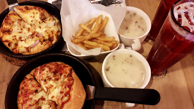 Opinii despre Pizza Hut Restaurant Kubang Kerian în Kota Bharu - Gastronomi dan perhotelan