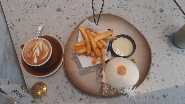 Comentarii opinii despre The Replacement - Lodge & Kitchen