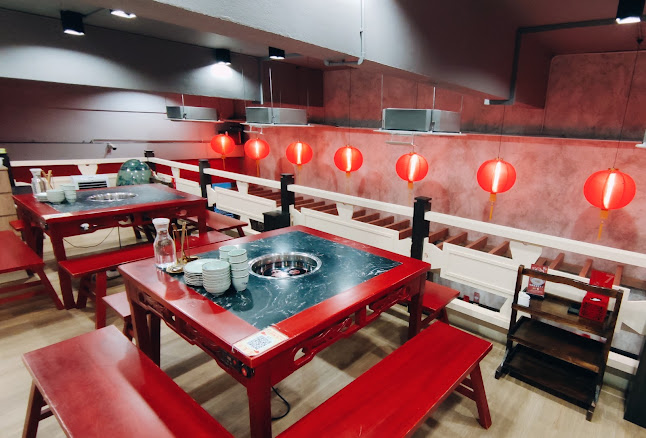 ErShiXiong Hotpot Restaurant 二师兄火锅客栈 - Gastronomi dan perhotelan