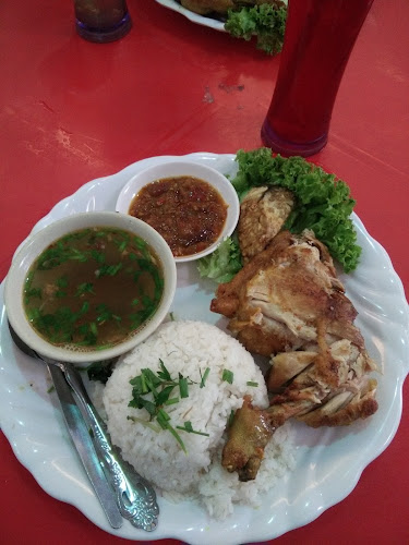 Opinii despre Sampan Steamboat & Grill by Aman Sejagat Kru în Melaka - Gastronomi dan perhotelan