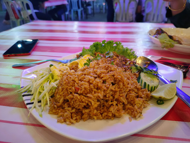 Opinii despre Medan Selera Taman Kosas în Ampang - Gastronomi dan perhotelan