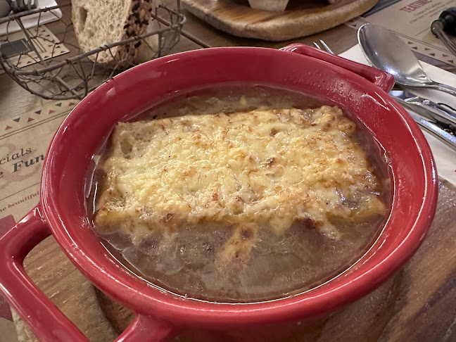 Kafe Bistro Two Frenchies - Gastronomi dan perhotelan