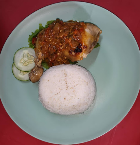 Opinii despre Warung Station (Former Warung Pak Ku) în Kota Kinabalu - Gastronomi dan perhotelan