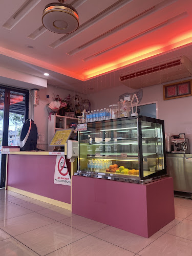 Queen Bee Ice Cream Dessert Shop - Donggongon