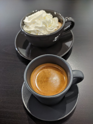 Afterbrew Batu Gajah - Gastronomi dan perhotelan