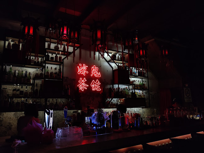 The Old Merchant - Gastronomi dan perhotelan