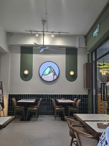 Peanuts Anchovies @ Waterfront Kuching - Gastronomi dan perhotelan