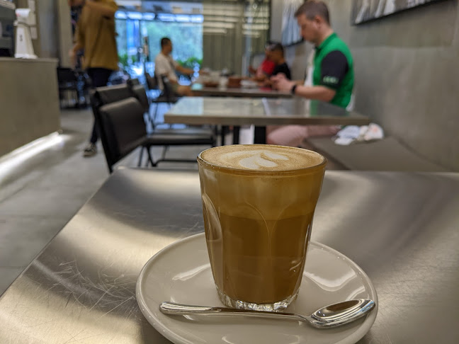 385F Cafe - Gastronomi dan perhotelan