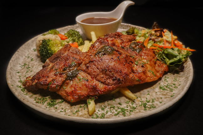 Tipsy Monkey - Gastronomi dan perhotelan