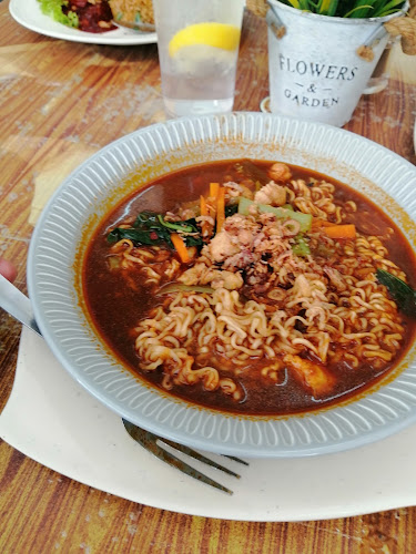 Port Rahsia by Mamu D'Cafe - Gastronomi dan perhotelan