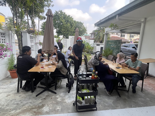 Comentarii opinii despre Hujung Home Cafe