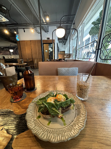 Comentarii opinii despre Common Man Coffee Roasters - Kuala Lumpur