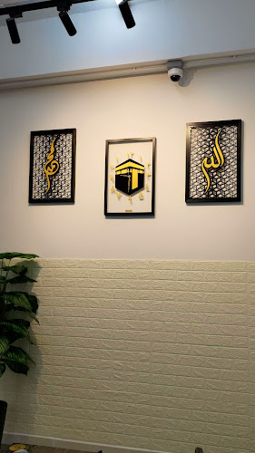 no 14 jalan tk4/14, Jalan Taman Kinrara, Seksyen 4, 47100 Puchong, Selangor