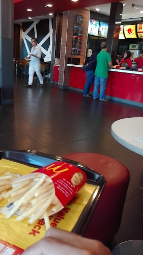 McDonald's Petronas Miri DT - Gastronomi dan perhotelan