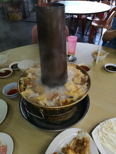 Opinii despre Eam Huat Charcoal Steamboat Restaurant în George Town - Gastronomi dan perhotelan