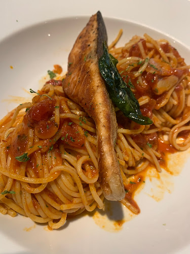 Arthur's Bar & Grill - Gastronomi dan perhotelan