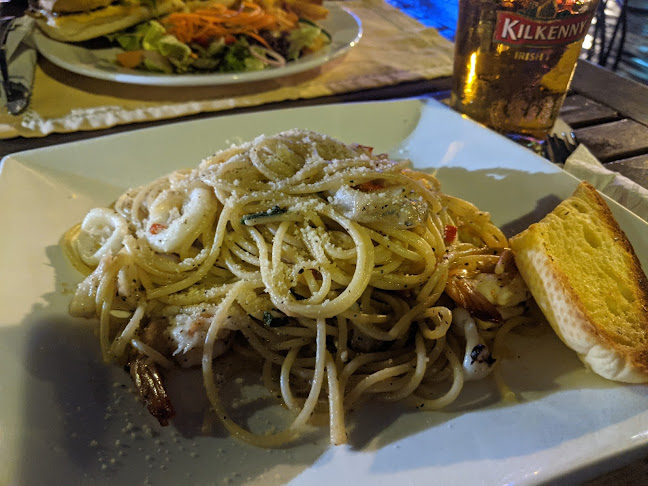 The Shamrock Irish Bar - Gastronomi dan perhotelan