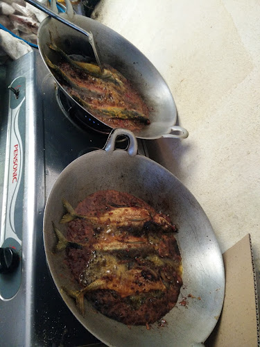 Comentarii opinii despre Mak Teh Nasi Campur Jelutong