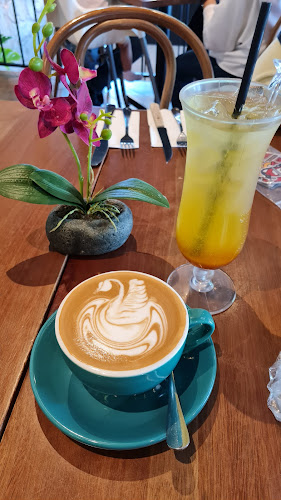 One Serambi Cafe - Gastronomi dan perhotelan