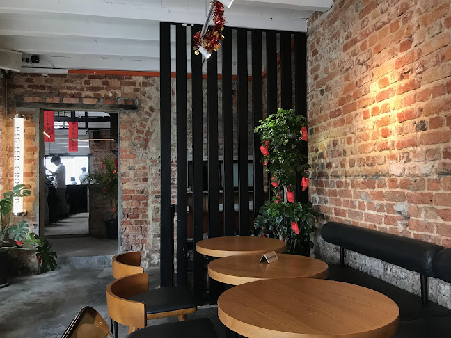 Higher Ground - Gastronomi dan perhotelan