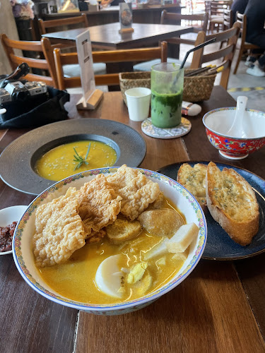 Opinii despre The Old Station Cafe în Melaka - Gastronomi dan perhotelan