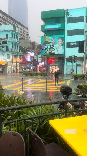 Al-Baik Di Bistro Restaurant - Gastronomi dan perhotelan