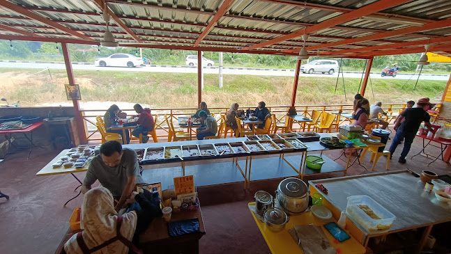 Ikan Bakar Kepoi Kepoi Rumah Kuning - Gastronomi dan perhotelan