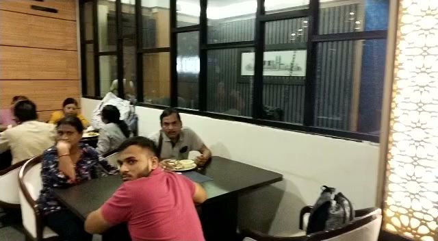 Opinii despre Nawab's Restaurant - North Indian, Gujarati, Middle East Cuisine în Kuala Lumpur - Gastronomi dan perhotelan