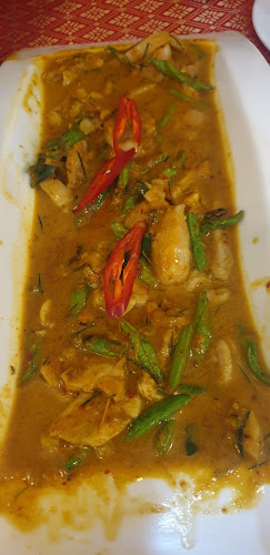 Chatri Signature Authentic Thai Cuisine - Gelang Patah