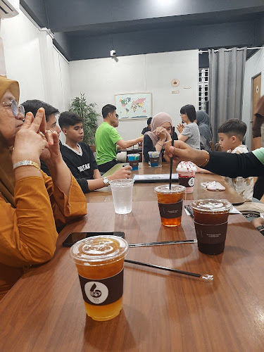 Opinii despre Six by Nik Coffee în Kota Bharu - Gastronomi dan perhotelan
