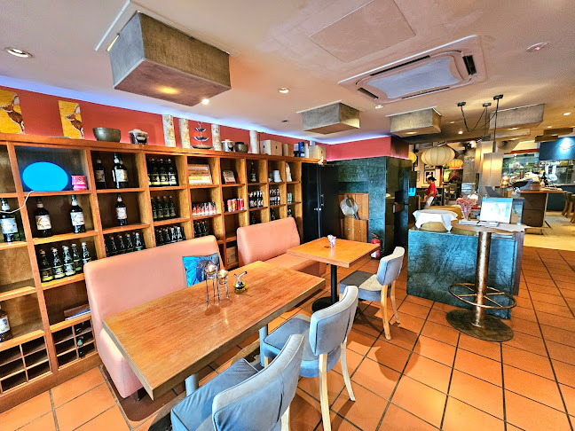 Sweetwater Mediterranean - Gastronomi dan perhotelan