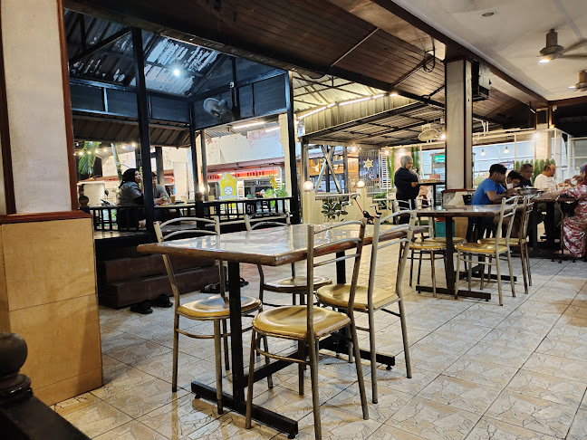 Din Tomyam - Gastronomi dan perhotelan