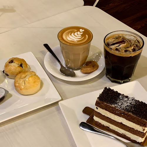 Encore Malaysia - Gastronomi dan perhotelan