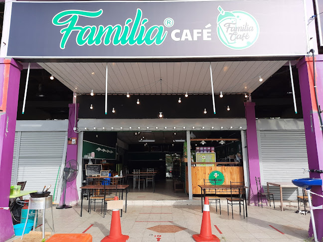 Familia Cafe - Gastronomi dan perhotelan
