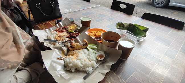 Asam Pedas Apak @ Perhentian Kuih Kampong - Melaka