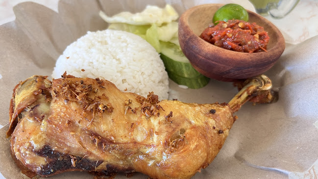 Comentarii opinii despre Ayam Rico Cafe