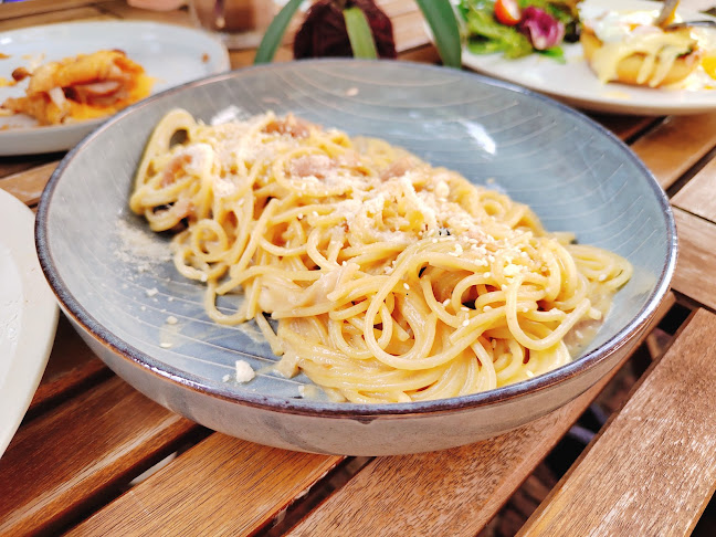 Mangga at the Blue Mansion