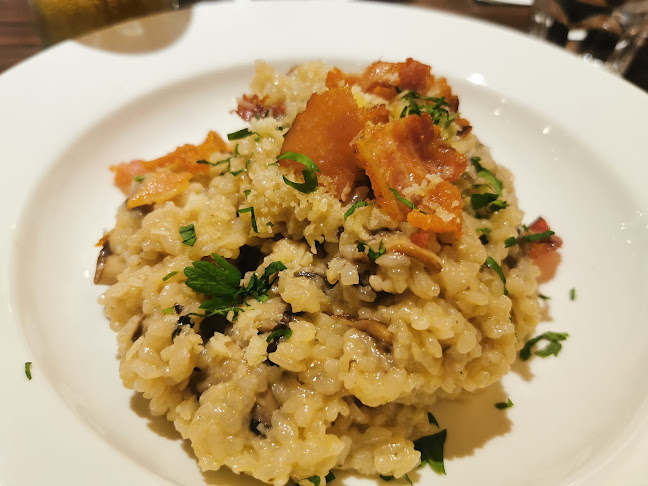 Dave's Bistro • Bar & Grill - Gastronomi dan perhotelan