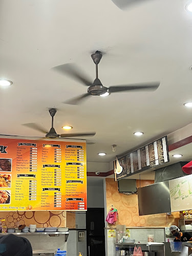 Farouk Maju Restaurant - Gastronomi dan perhotelan