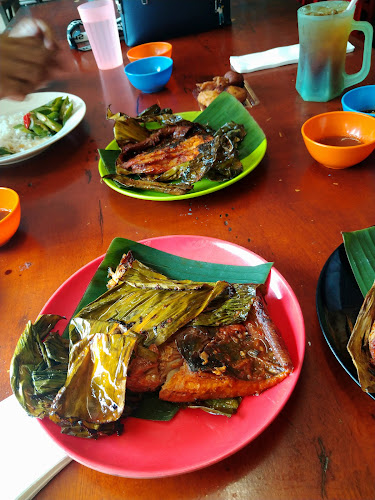 Opinii despre Kak Jat Ikan Bakar (Gerai No. 3) în Kuala Lumpur - Gastronomi dan perhotelan